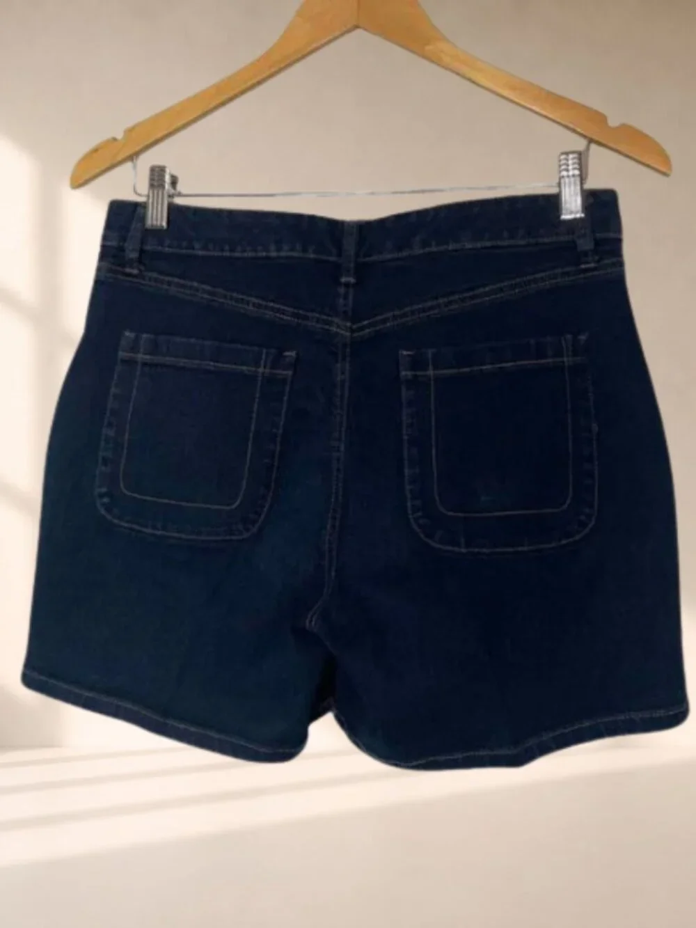 TWO Gloria Vanderbilt All-Around Slimming Effect Denim Shorts Size 8